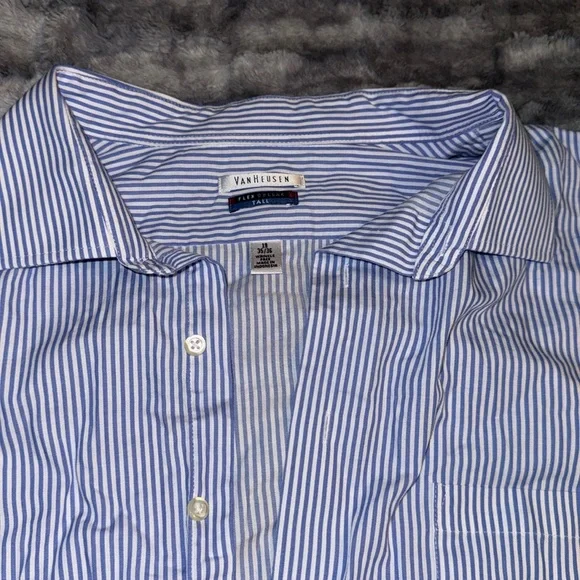 2 Van Heusen Flex Collar Tall 19 dress shirts blue & white - Picture 5 of 7